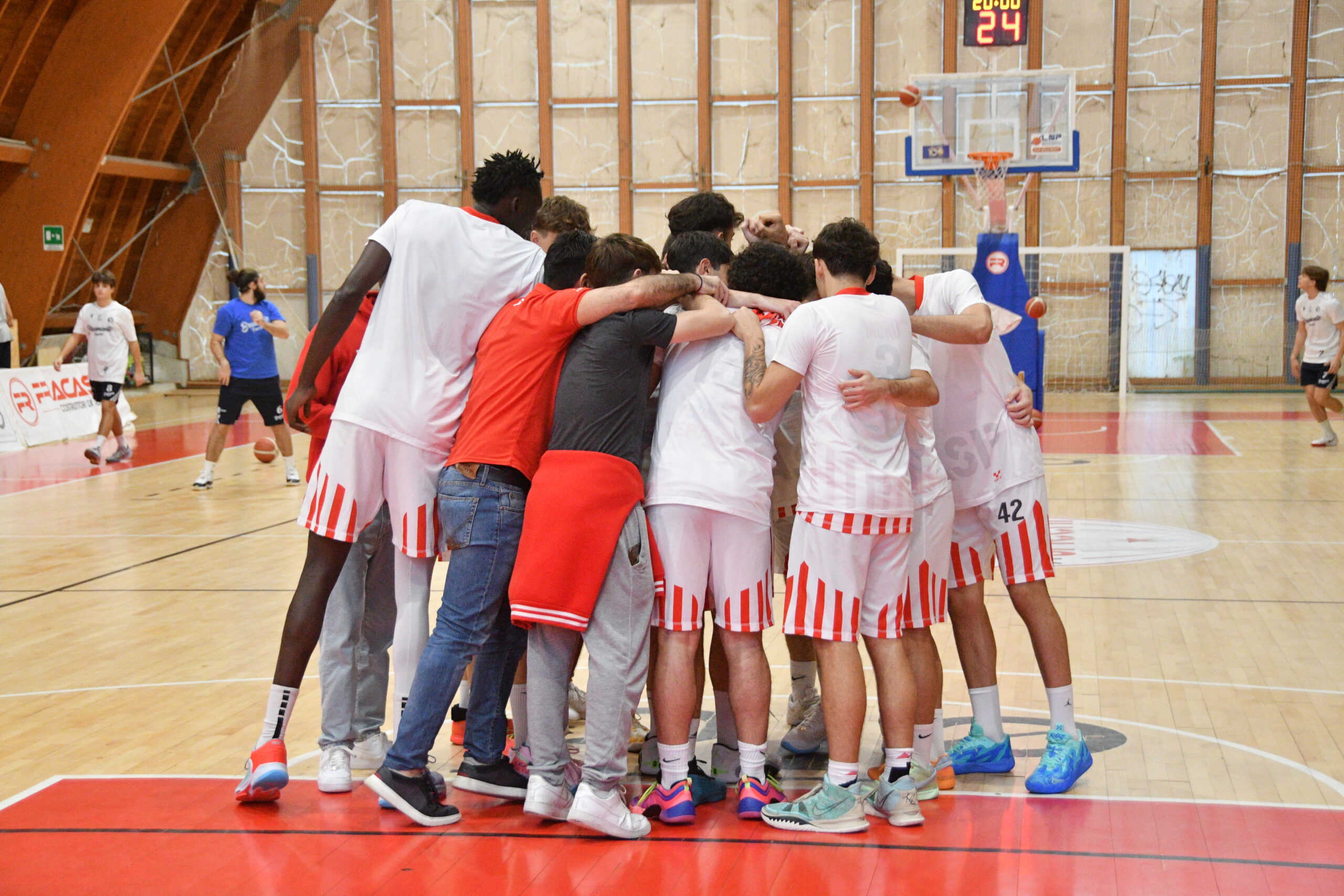 Matelica vs Teramo 83-71, Il Cuore Biancorosso non Basta Stavolta